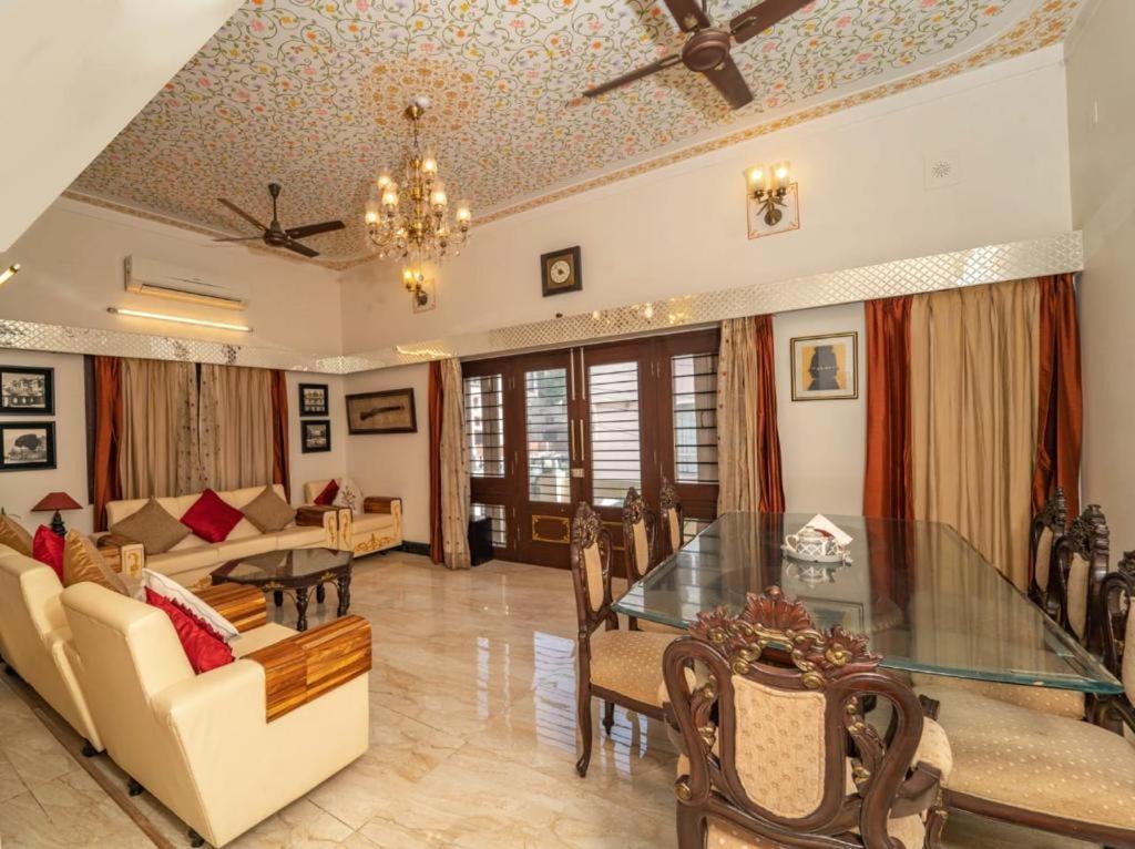 Santosh Villa - The House Of Antiques And Art Udaipur Exterior foto